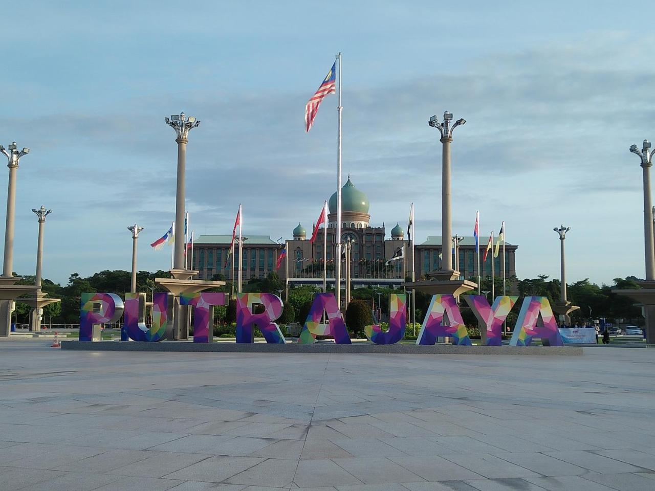 Homestay D 11 Putrajaya Netflix Wifi Exterior foto